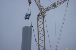 Windmolen in aanbouw tolt en maakt schurend geluid in Zelzate